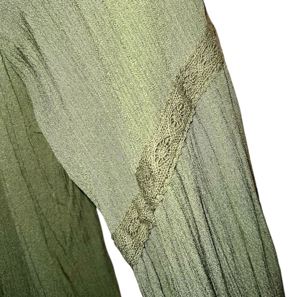 𝐓𝐎𝐑𝐑𝐈𝐃 | CRINKLE GAUZE EMBROIDERED PEASANT SLEEVE TOP - Picture 7 of 13